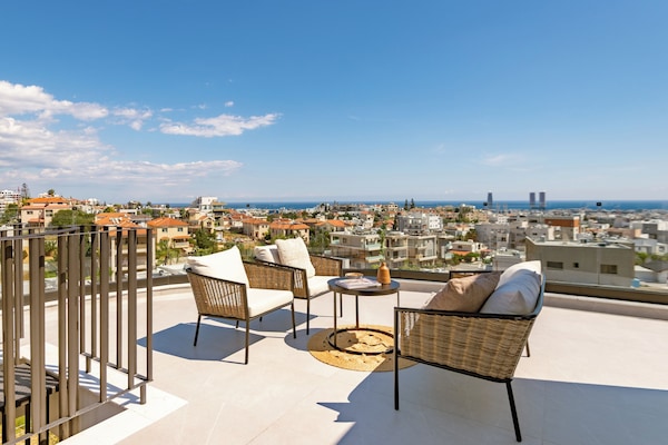 Apartment, 3 Bedrooms, Balcony, City View | Teres/patio