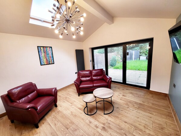 House, 3 Bedrooms, Kitchen | Living area | TV - Stay Sleep Rest - Abbey Road (Huddersfield)