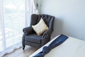 3 habitaciones, tabla de planchar con plancha, wifi y ropa de cama 
