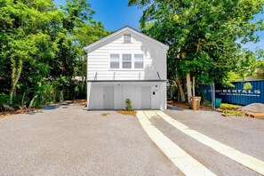 Exterior - Cozy 1BR Duplex Near Beach & Downtown Biloxi (Biloxi)