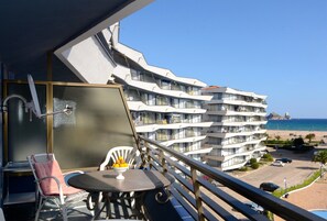 Apartemen | Tempat makan outdoor