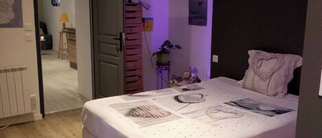 1 chambre, fer et planche Ă repasser, Wi-Fi, draps fournis
