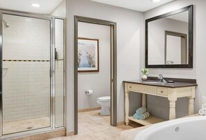 Bubbelbadkar, hårtork, handdukar och tvål