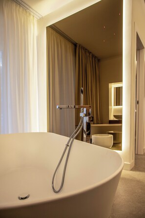 Luxury Room | In-room safe, desk, blackout drapes, soundproofing - Mamalu - Corso Umberto (Naples)