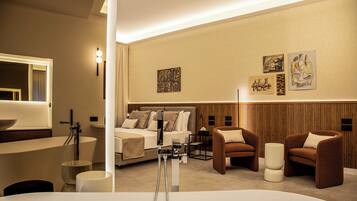 Luxury Room | In-room safe, blackout curtains, soundproofing, iron/ironing board