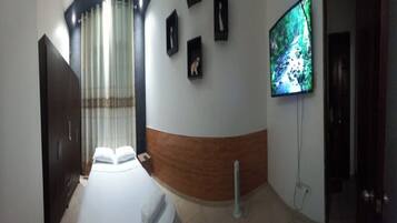 3 chambres, fer et planche Ă repasser, Wi-Fi, draps fournis