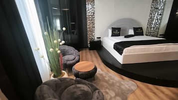 Premium Double Room, 1 King Bed, Non Smoking, City View | In-room safe, laptop workspace, blackout drapes, soundproofing