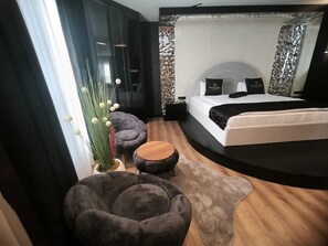 In-room safe, laptop workspace, blackout drapes, soundproofing - Marlen Hotel Mavisehir (Izmir)