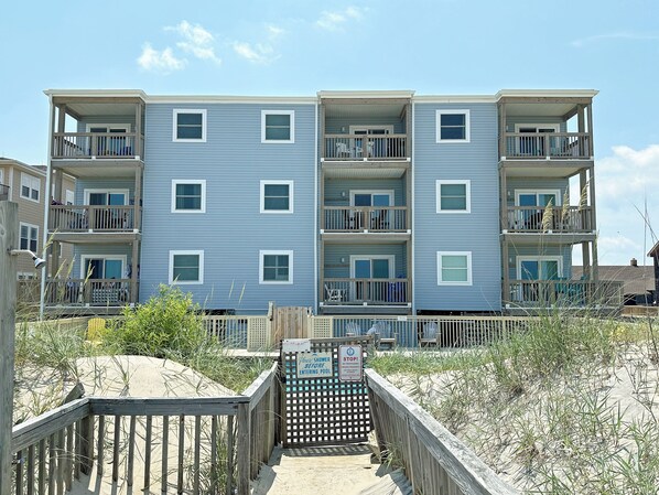 Exterior - KD1401D- Oceanfront beauty w/stunning ocean views, 2 bedrooms, comm. pool! (Kill Devil Hills)
