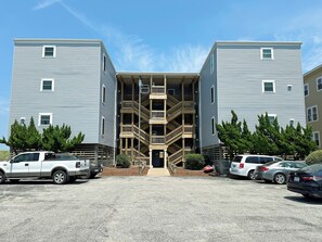 Exterior - KD1401D- Oceanfront beauty w/stunning ocean views, 2 bedrooms, comm. pool! (Kill Devil Hills)