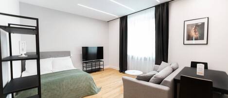 Desk, iron/ironing board, WiFi, bed sheets