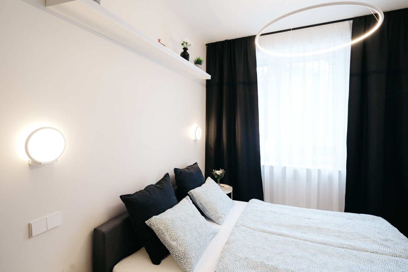 1 chambre, bureau, fer et planche à repasser, Wi-Fi gratuit