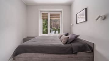 1 bedroom, desk, iron/ironing board, free WiFi