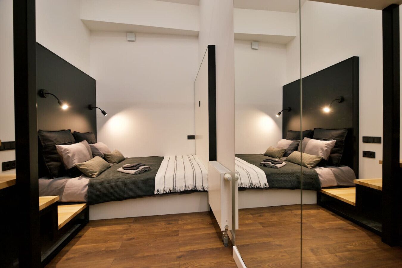 Desk, iron/ironing board, WiFi, bed sheets