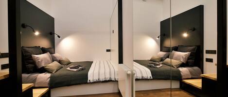 Desk, iron/ironing board, WiFi, bed sheets