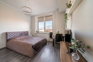 1 chambre, bureau, fer et planche à repasser, Wi-Fi