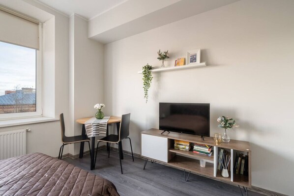 1 chambre, bureau, fer et planche à repasser, Wi-Fi