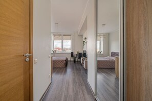 1 chambre, bureau, fer et planche à repasser, Wi-Fi