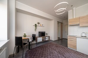 1 bedroom, desk, iron/ironing board, WiFi