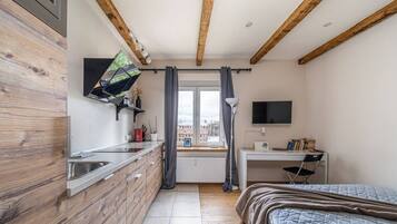 1 chambre, bureau, fer et planche à repasser, Wi-Fi