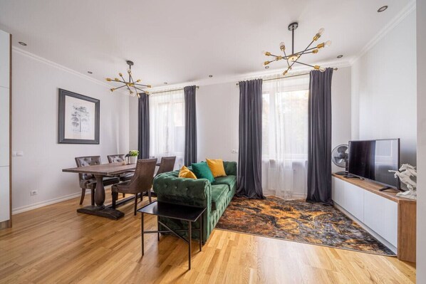 Smart TV - Forest view front line apartment on Dzintaru prosp (Jurmala)