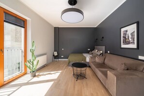TV - Cosy studio apartment in Ridzenes residence (Rīga)