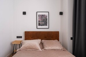 1 chambre, bureau, fer et planche à repasser, Wi-Fi