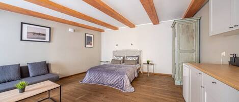 1 chambre, bureau, fer et planche à repasser, Wi-Fi gratuit