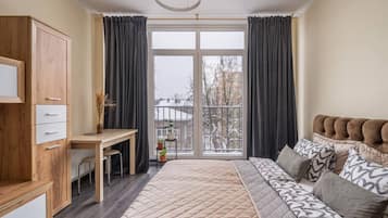 1 habitación, escritorio, tabla de planchar con plancha y wifi