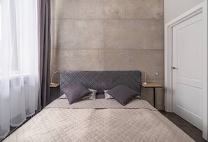 Desk, iron/ironing board, free WiFi, bed sheets