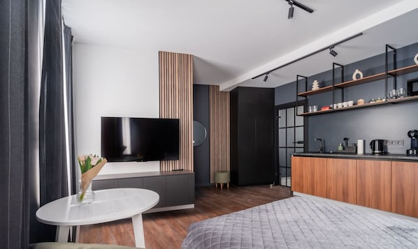 1 bedroom, desk, iron/ironing board, free WiFi