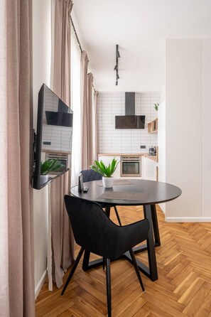 تناول الطعام