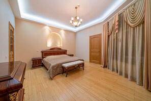 2 sovrum, skrivbord, strykjärn/strykbräda och wi-fi