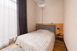 1 habitación, escritorio, tabla de planchar con plancha y wifi gratis 