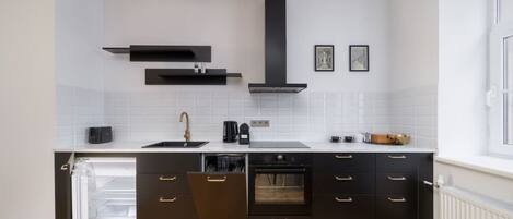 Fridge, microwave, oven, stovetop