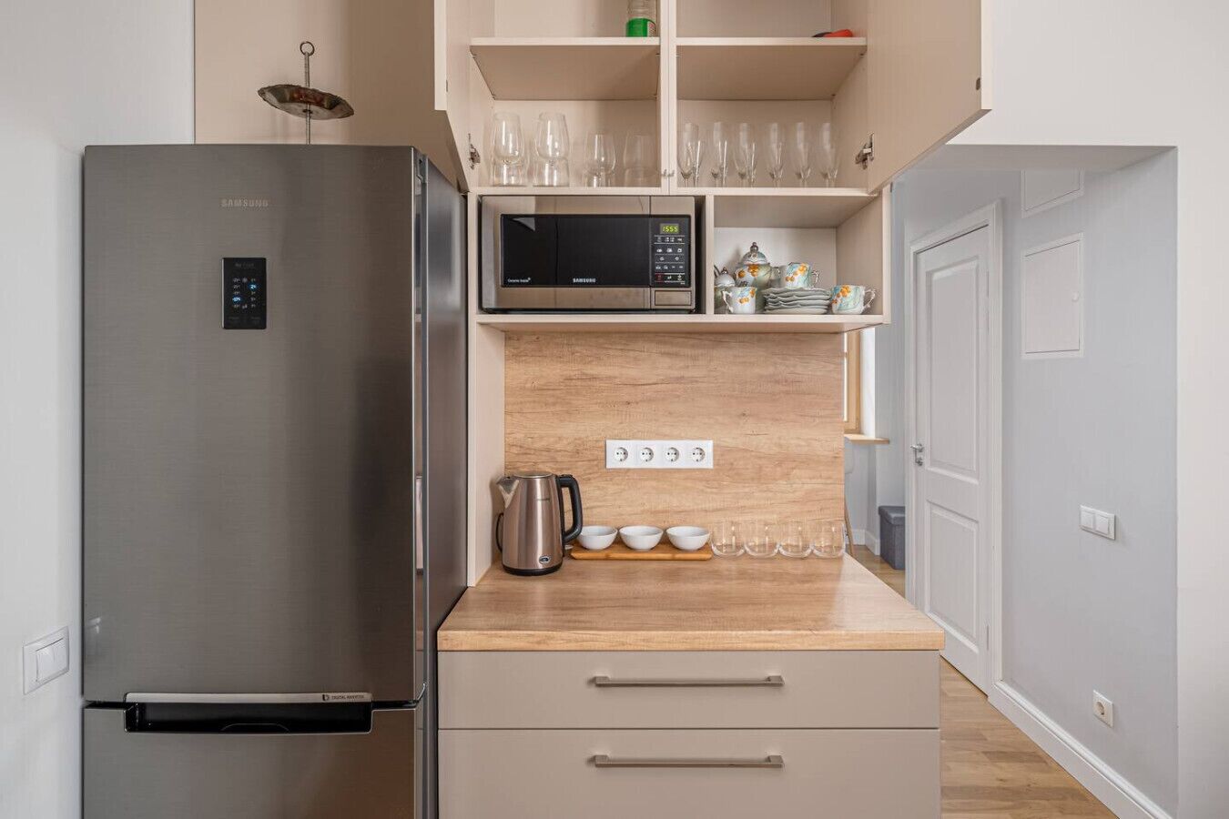 冰箱、微波炉、炉灶、洗碗机