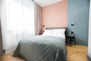1 bedroom, desk, iron/ironing board, WiFi