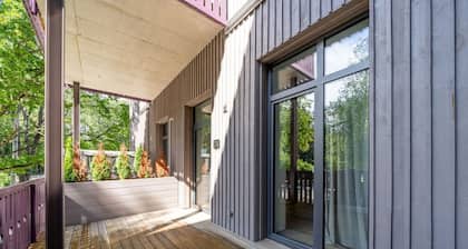 1-bedroom loft & private parking