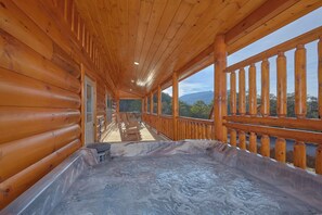 Outdoor spa tub - 4BR, indoor pool, games, minutes to Pigeon Forge. (Sevierville)