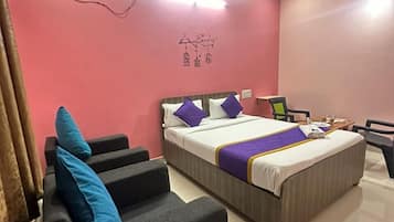 Executive Room | Egyptian cotton sheets, premium bedding, memory foam beds, desk