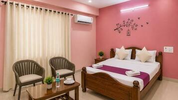Executive AC | Egyptian cotton sheets, premium bedding, memory-foam beds, desk