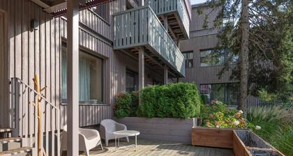 Stylish 2-bedroom family apartment & terrace