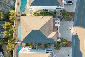 Exterior - Sonrise 5-bedroom, 5.5-bathroom home w/ private pool, ~4 mins to the beach! (Ocean Isle Beach)