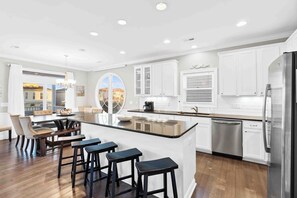 Fridge, microwave, oven, stovetop - Sonrise 5-bedroom, 5.5-bathroom home w/ private pool, ~4 mins to the beach! (Ocean Isle Beach)