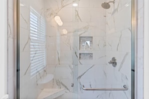 Shower, towels - Undoer of Knots- 6 bedroom,6+bath, w/private pool for ultimate relaxation (Sunset Beach)