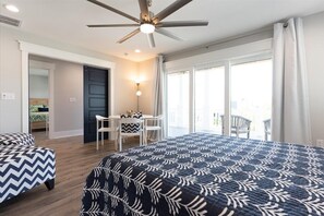 6 habitaciones, tabla de planchar con plancha y cuna de viaje 