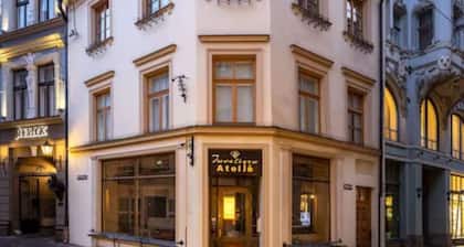 Vintage Old Town Apartment