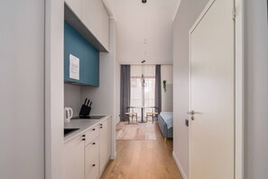 Desk, iron/ironing board, WiFi, bed sheets