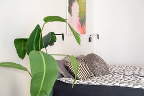1 bedroom, desk, iron/ironing board, WiFi