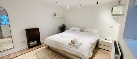 2 bedrooms, iron/ironing board, WiFi, bed sheets